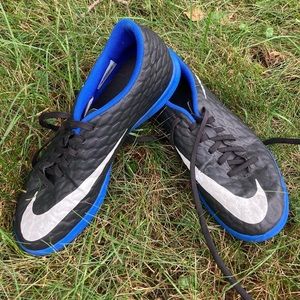 Blue,Black,and White Indoor Nike HyperVenom X Soccer cleats! Excellent Condition